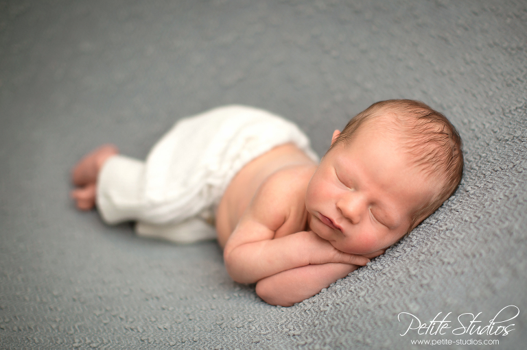 CHICAGO AND NAPERVILLE NEWBORN AND BABY PHOTOGRAPHER