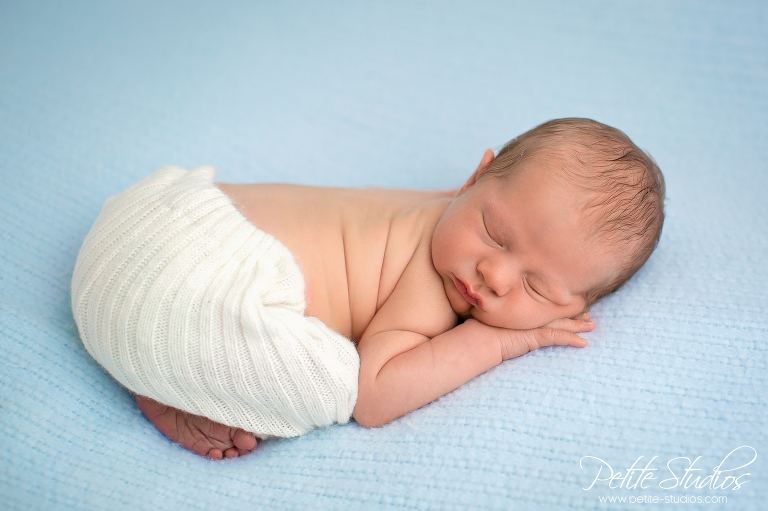 CHICAGO AND NAPERVILLE NEWBORN AND BABY PHOTOGRAPHER