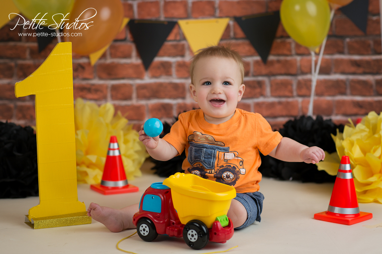 CHICAGO AND NAPERVILLE BABY PHOTOGRAPHER – CAKE SMASH – FIRST BIRTHDAY -