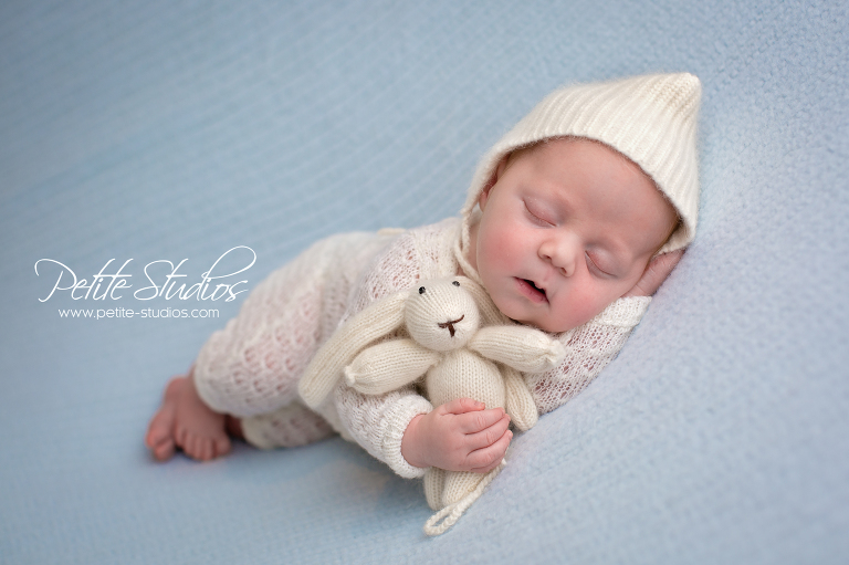 CHICAGO AND NAPERVILLE NEWBORN AND BABY PHOTOGRAPHER