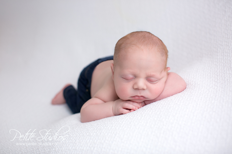 CHICAGO AND NAPERVILLE NEWBORN AND BABY PHOTOGRAPHER